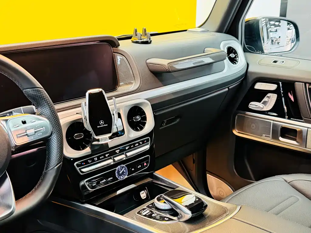 Mercedes-Benz G-Class 2019 — фото 17