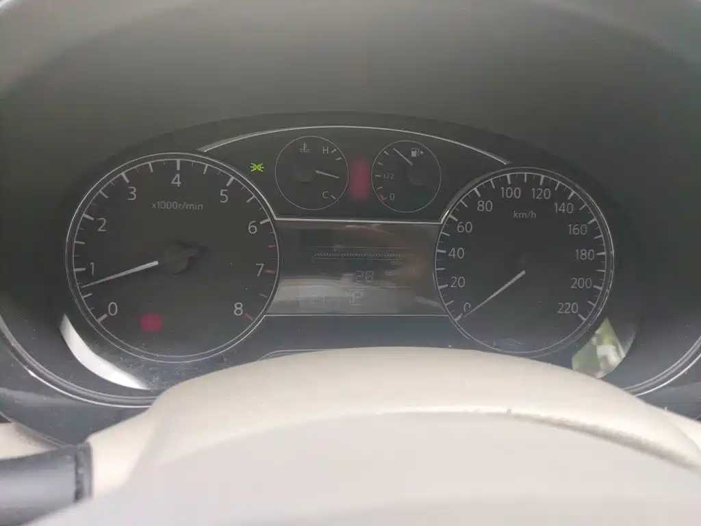 Nissan Tiida 2014