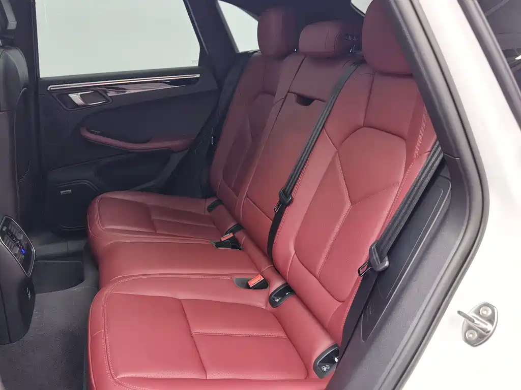 Porsche Macan 2022 — фото 13