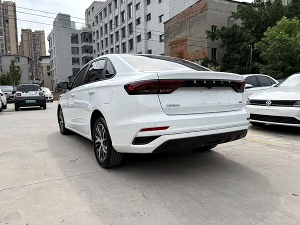 Geely Emgrand 2025