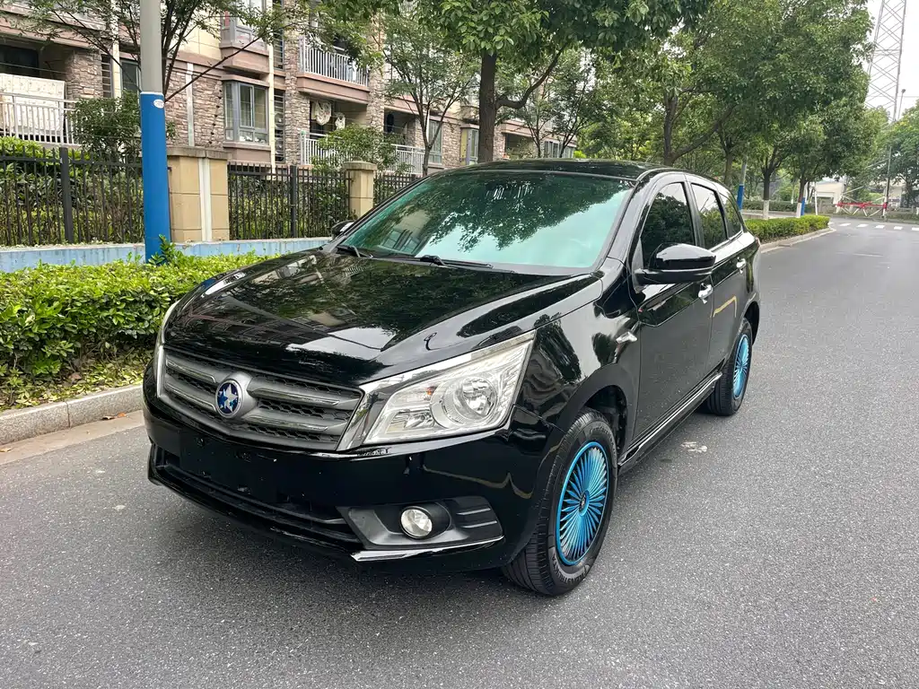 Venucia T70 2015