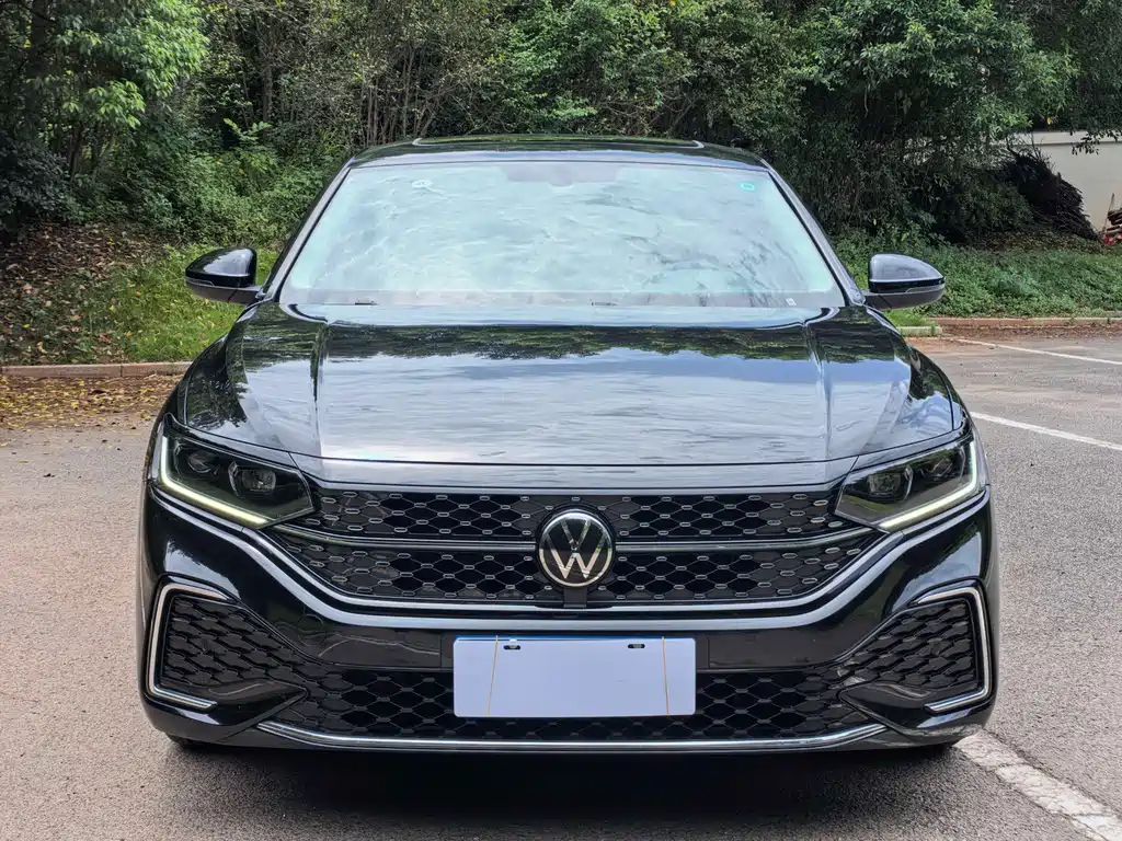 Volkswagen Passat 2023