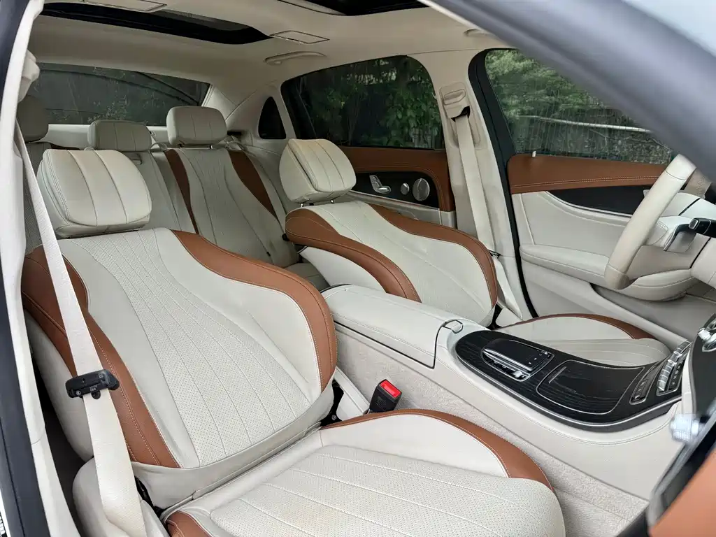 Mercedes-Benz E-Class 2023 — фото 10