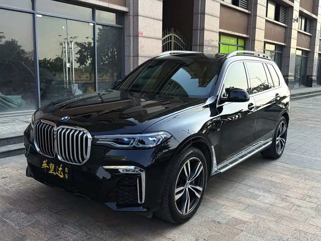 BMW X7 2021 — фото 1