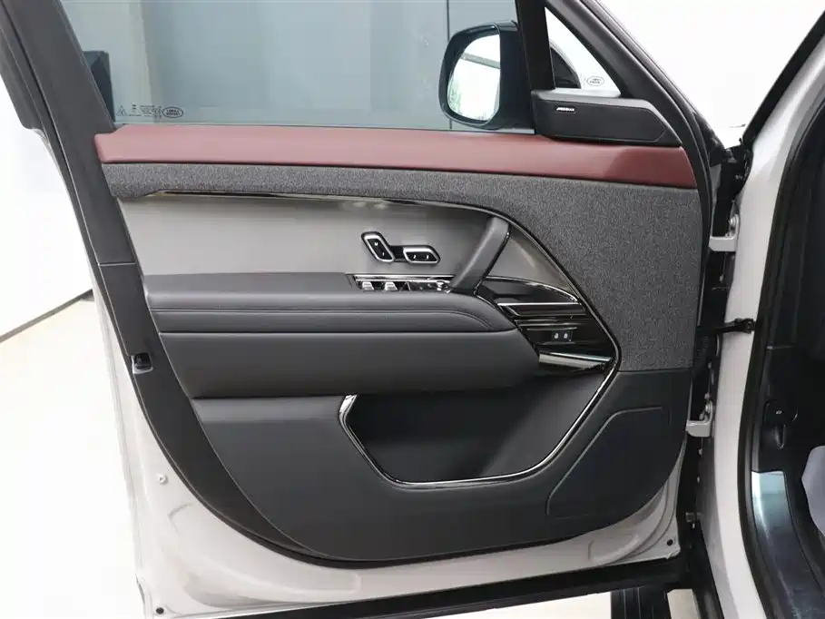 Land Rover Sport 2024 — фото 10
