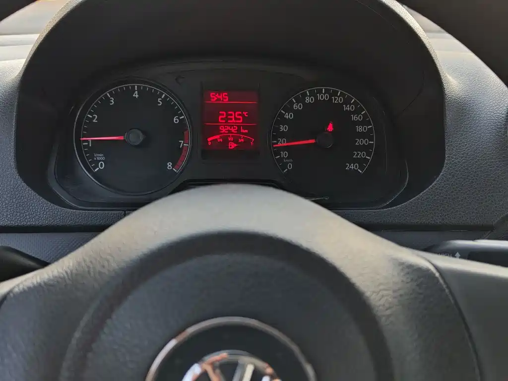 Volkswagen Jetta 2016 — фото 10