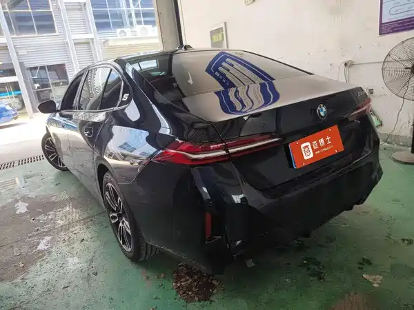 BMW 5 Series 2025