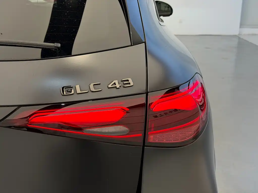Mercedes-Benz GLC AMG 2025 — фото 9