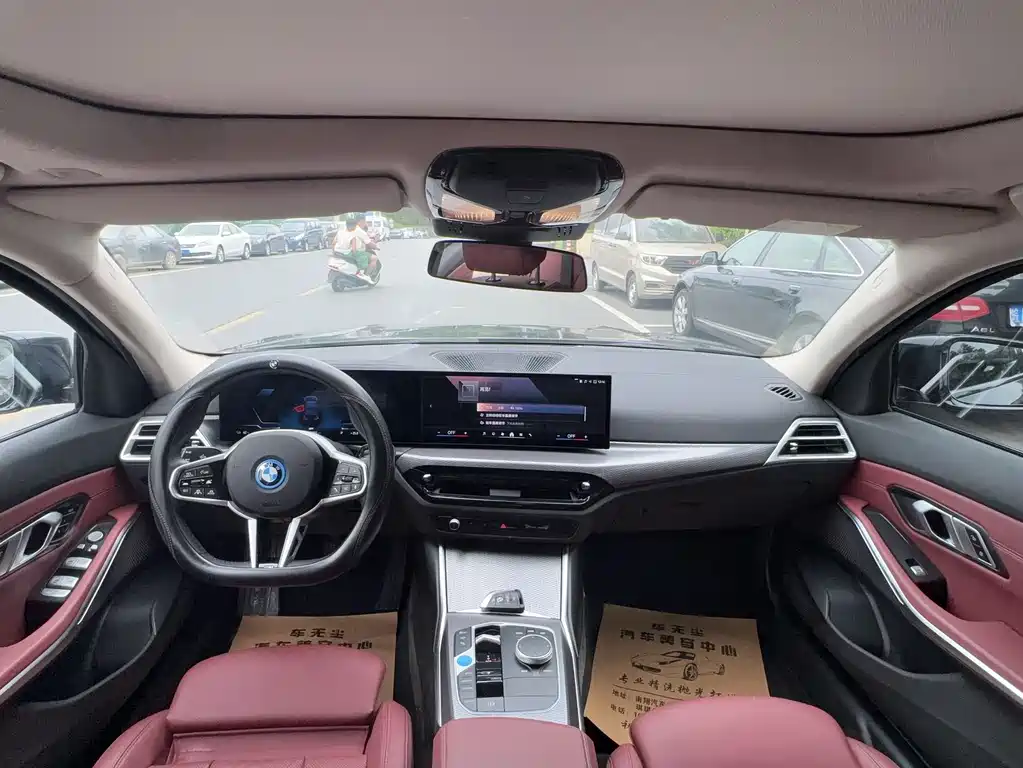 BMW i3 2025