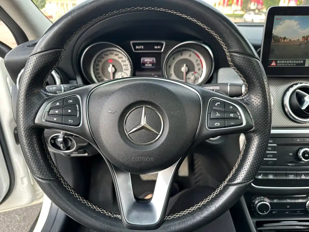 Mercedes-Benz GLA 2017 — фото 14