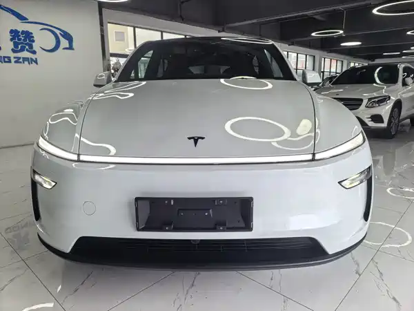Tesla Model Y 2026