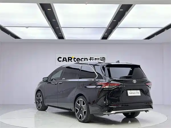 Toyota Granvia 2022