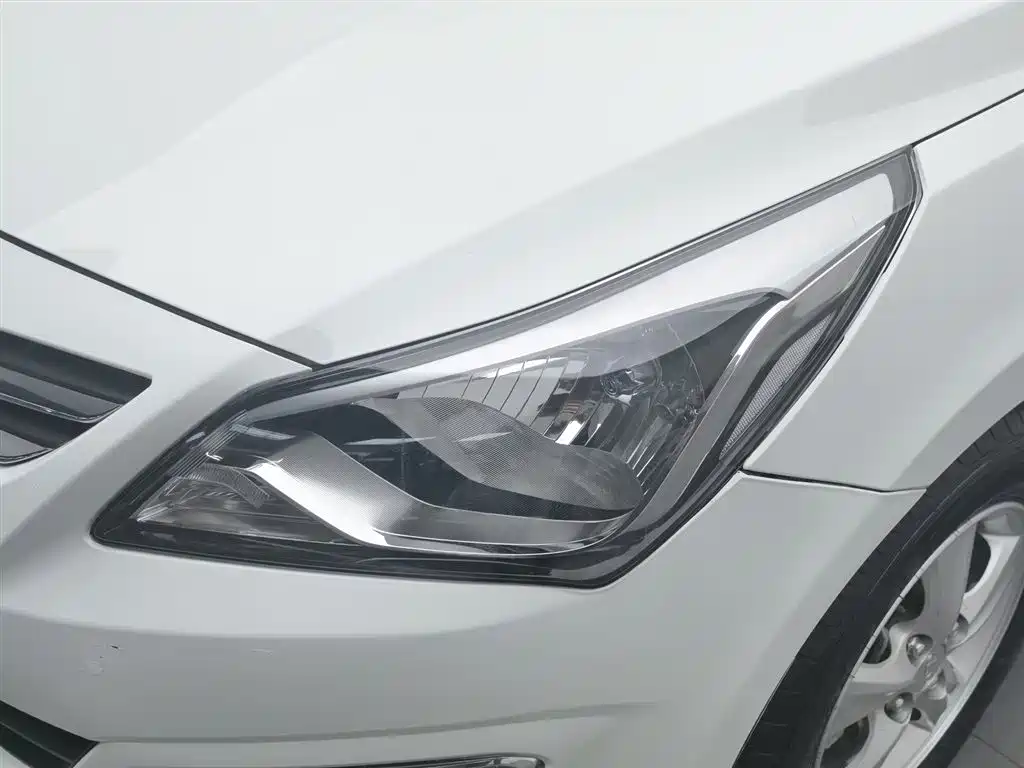 Hyundai Verna 2016 — фото 7