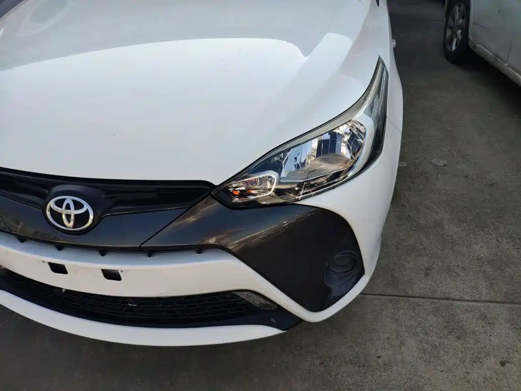 Toyota Yaris L 2019 — фото 24