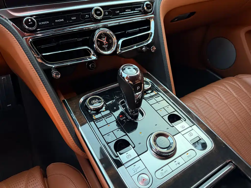 Bentley Flying Spur 2020 — фото 6