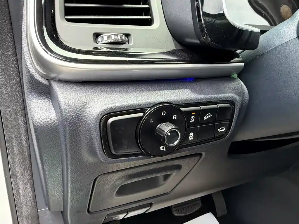 GAC Motor Trumpchi M8 2022 — фото 14