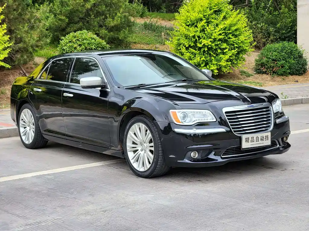 Chrysler 300C 2014 — фото 2