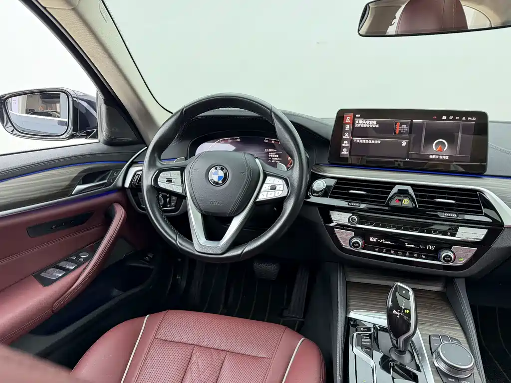BMW 5 Series 2023 — фото 10