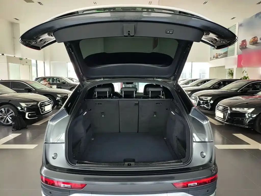 Audi Q5L Sportback 2022 — фото 15