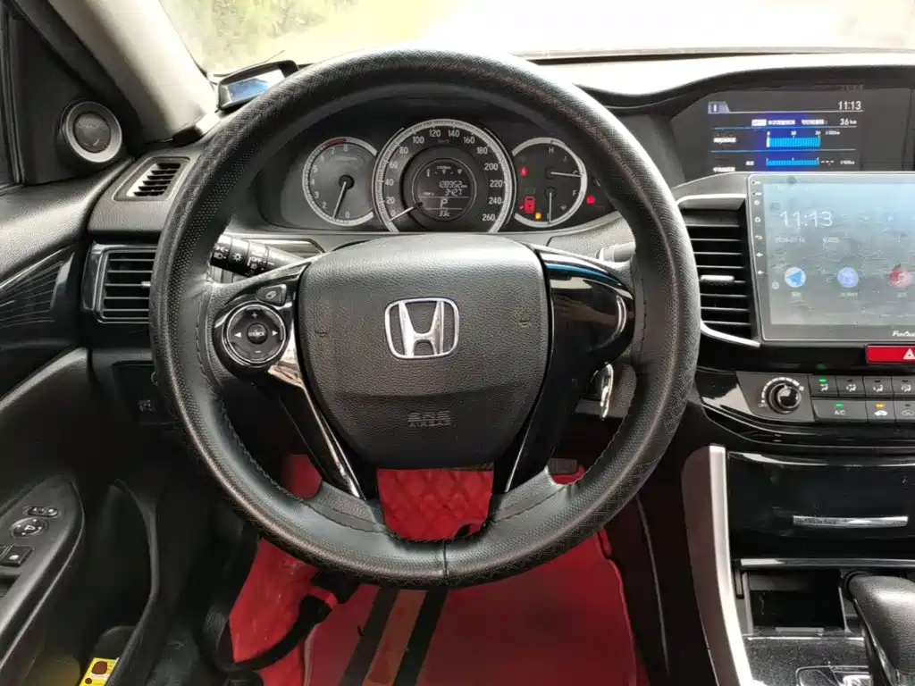 Honda Accord 2018 — фото 11