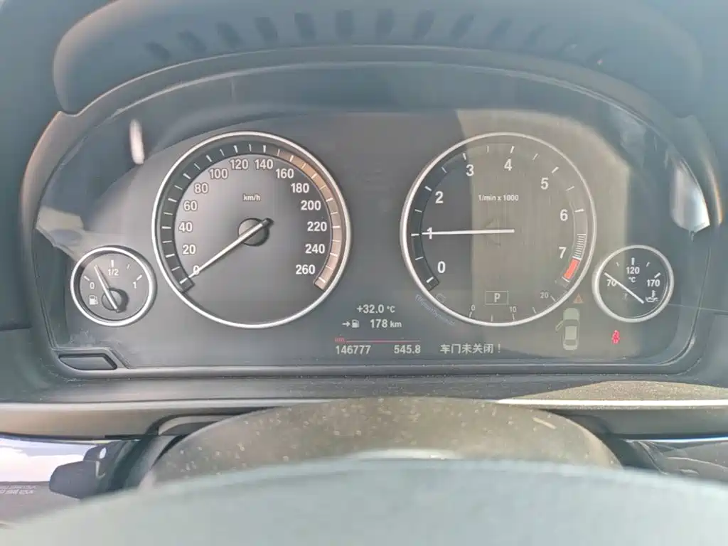 BMW 5 Series 2014 — фото 12