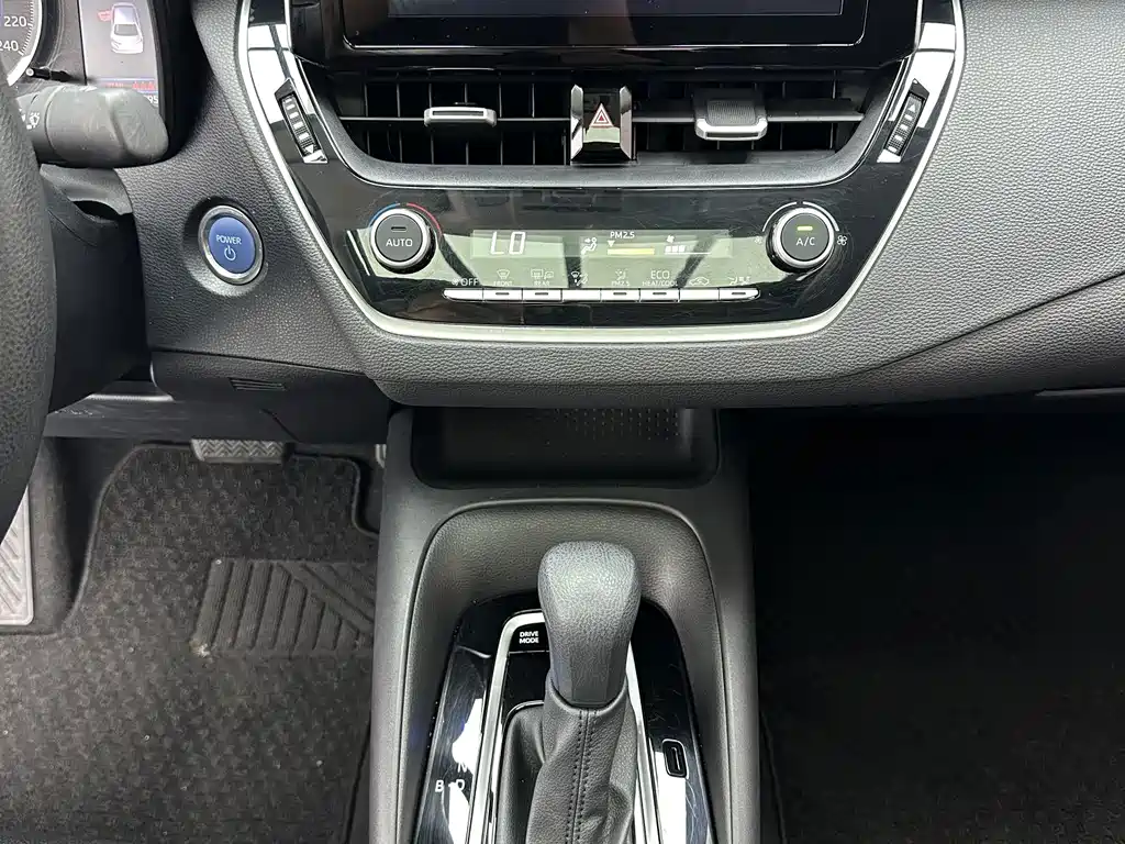Toyota Corolla 2023 — фото 15