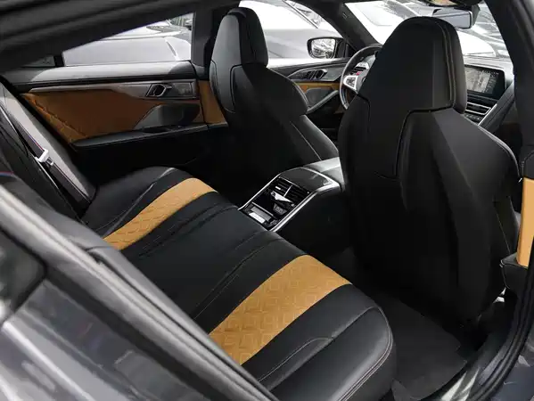 BMW M8 2022