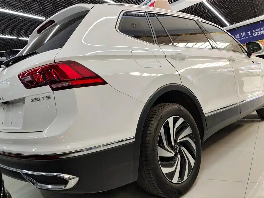 Volkswagen Tiguan L 2022 — фото 3