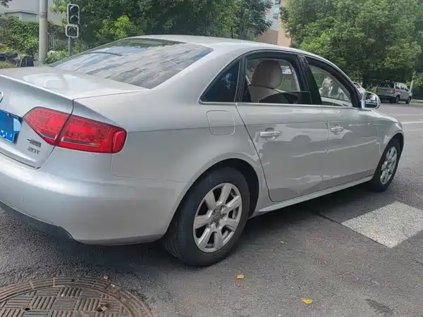 Audi A4L 2011