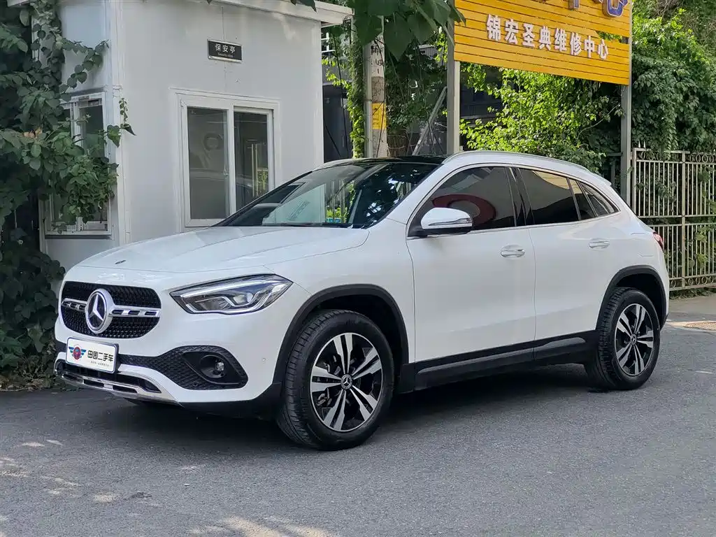 Mercedes-Benz GLA 2023 — фото 1