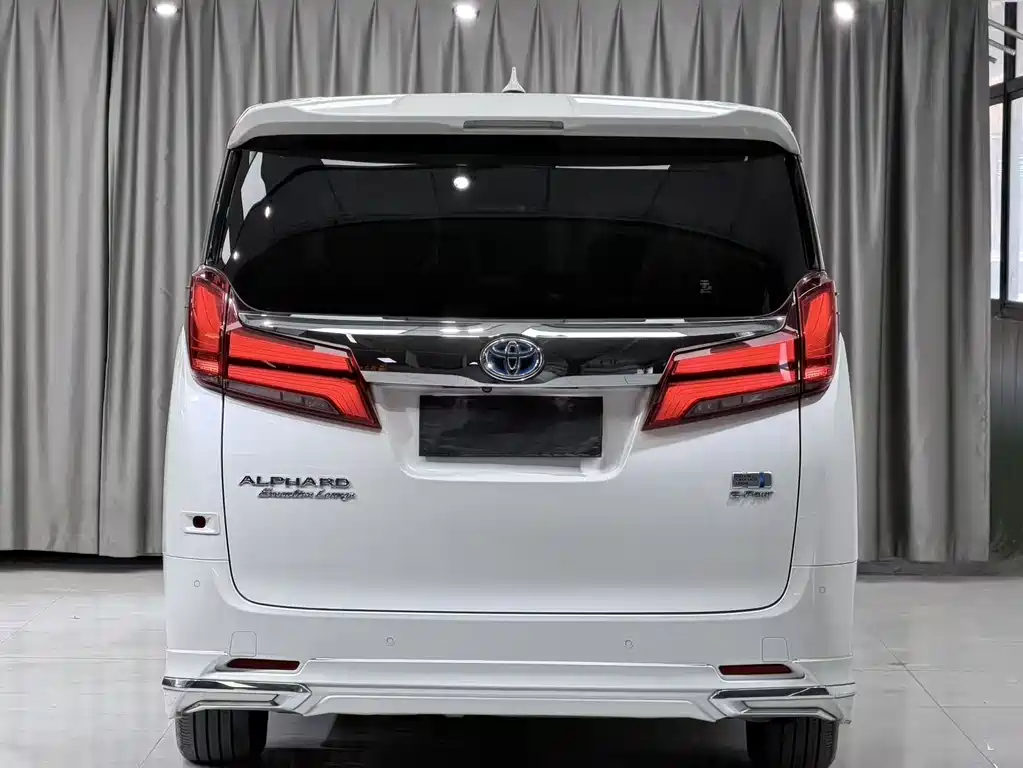 Toyota Vellfire 2021 — фото 12
