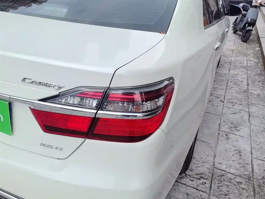 Toyota Camry 2016 — фото 8