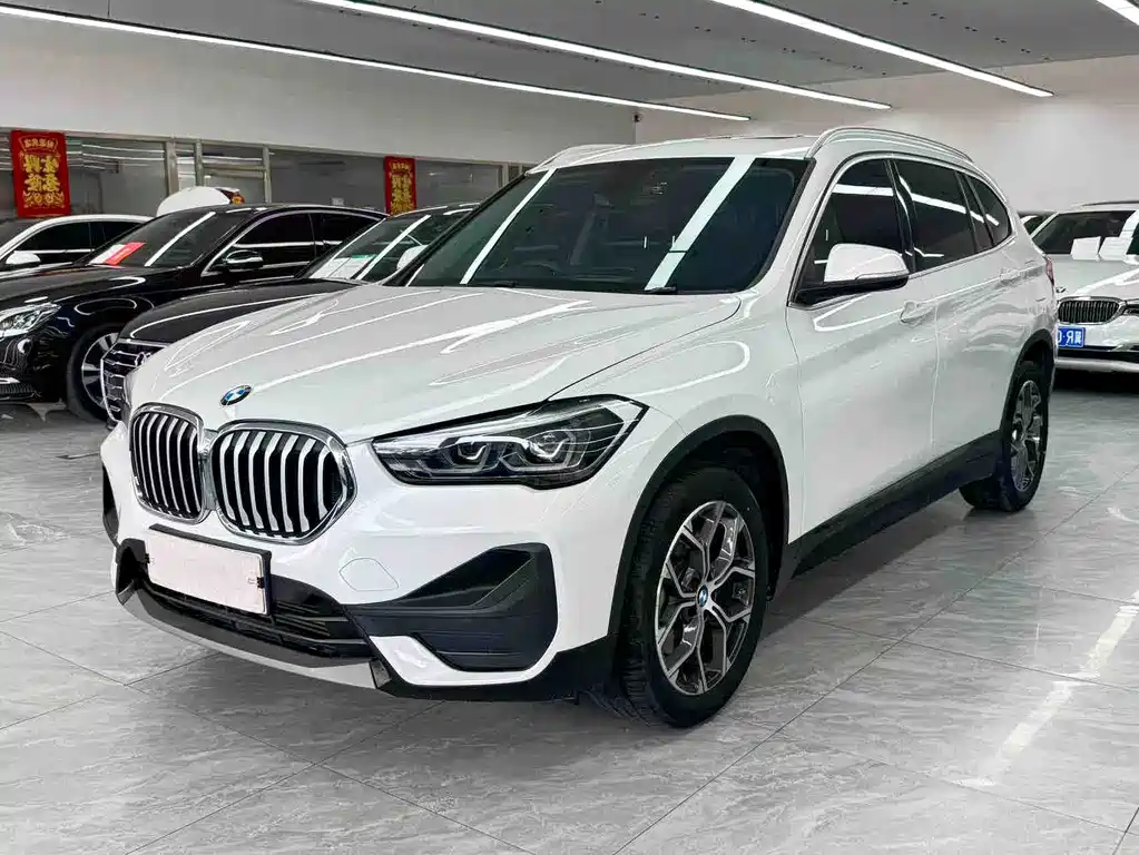 BMW X1 2022 — фото 1