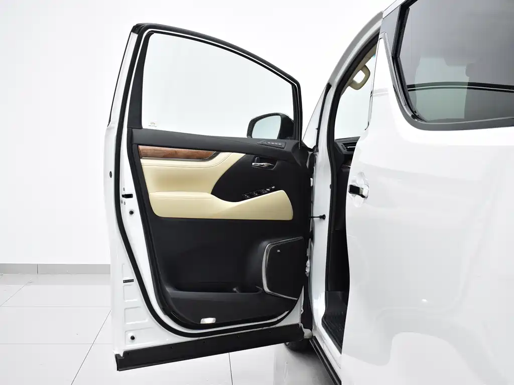Toyota Alphard 2017 — фото 20