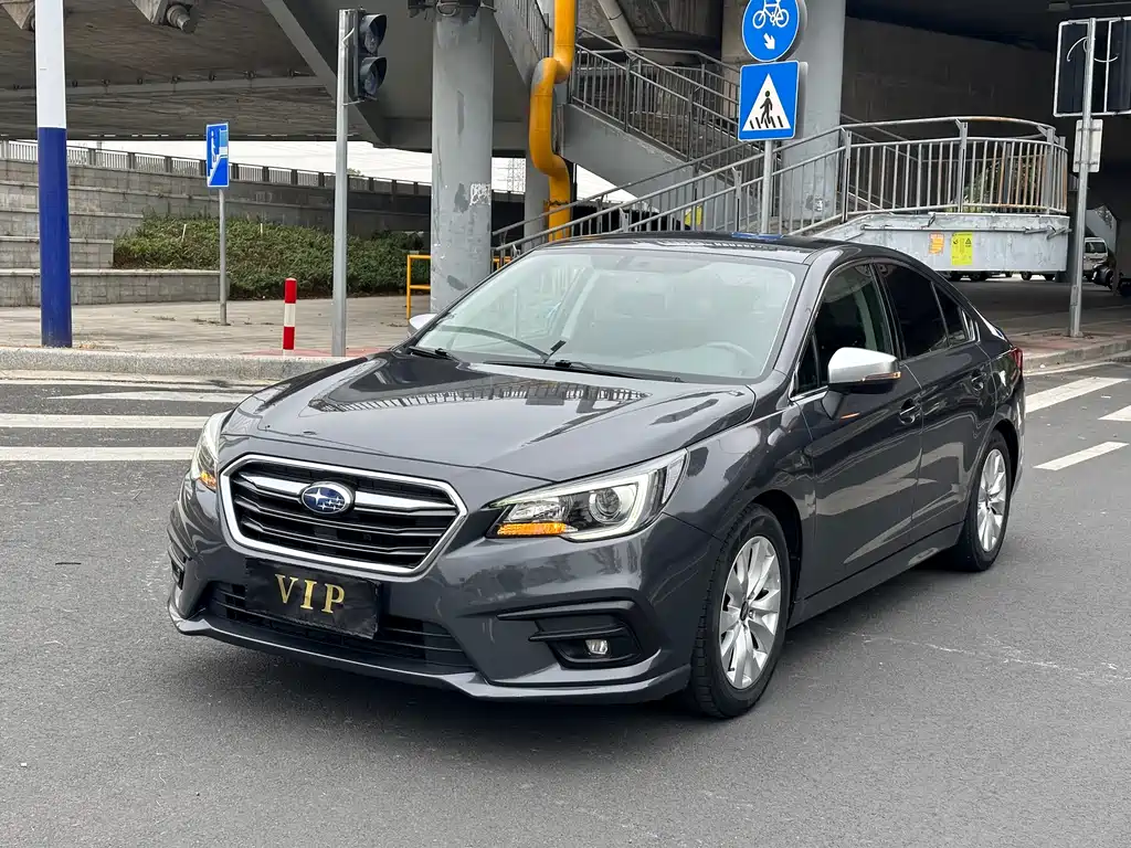 Subaru Legacy 2021 — фото 1