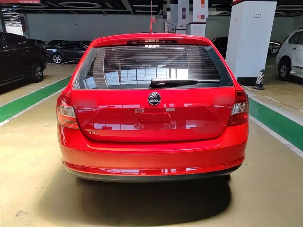 Skoda Rapid Spaceback 2017 — фото 6