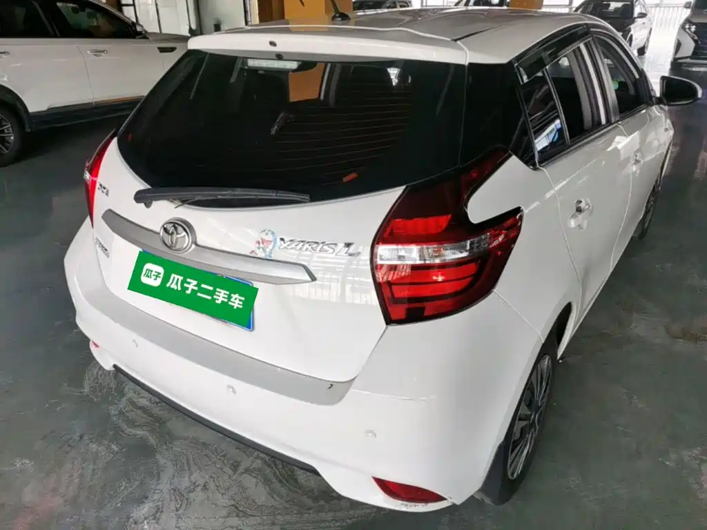 Toyota Yaris L 2019 — фото 7