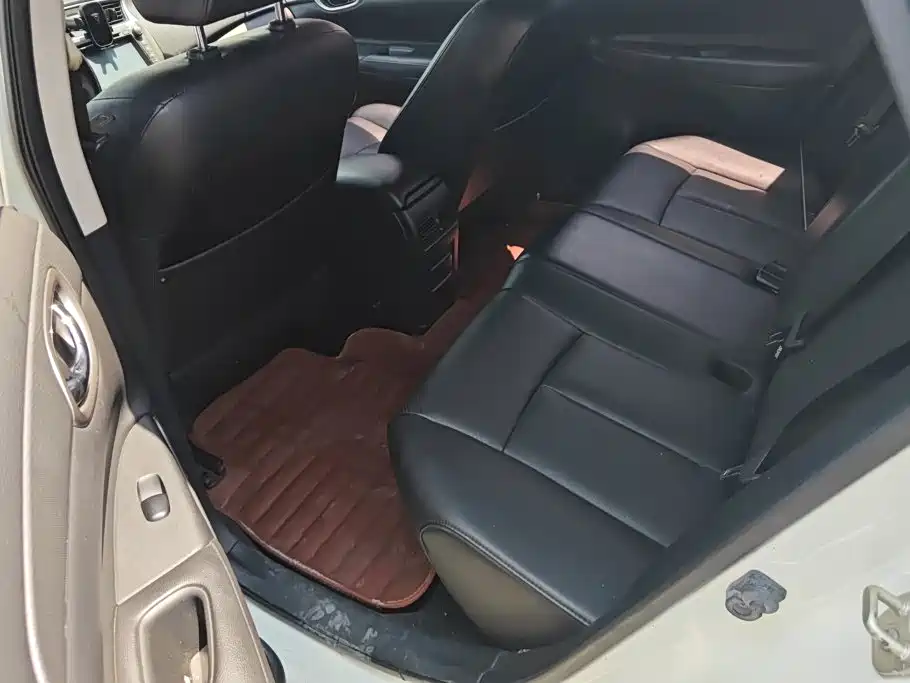 Nissan Sylphy 2015 — фото 11
