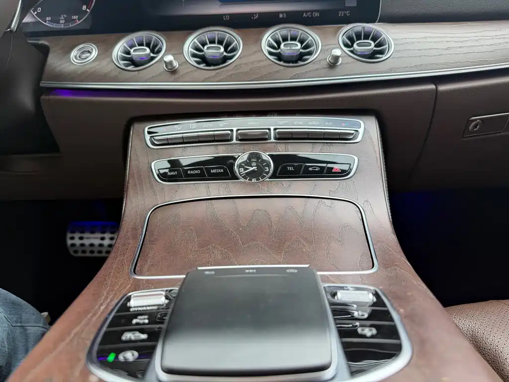 Mercedes-Benz E-Class 2019 — фото 11