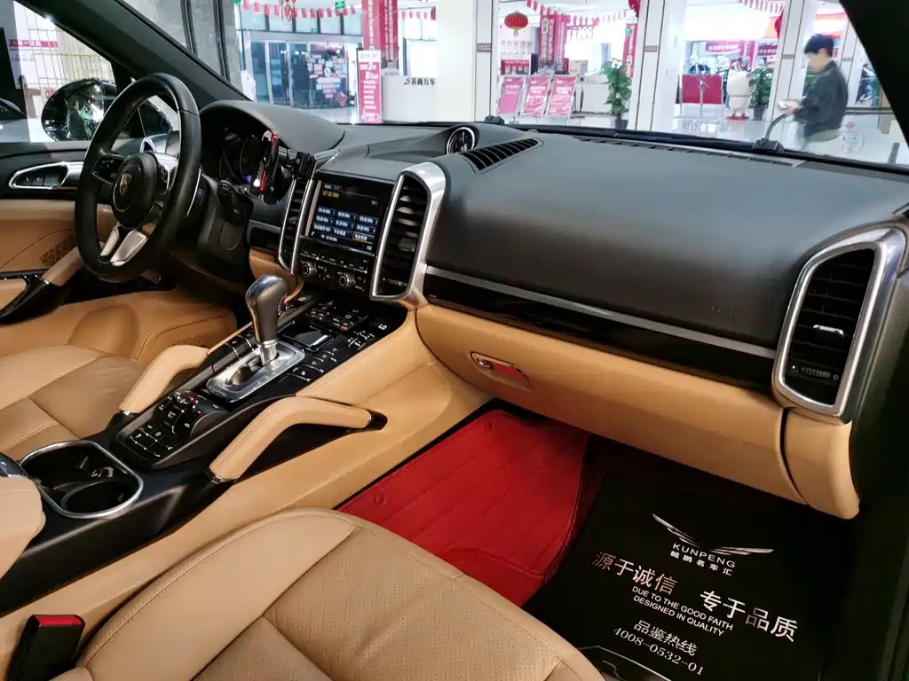 Porsche Cayenne 2015 — фото 16