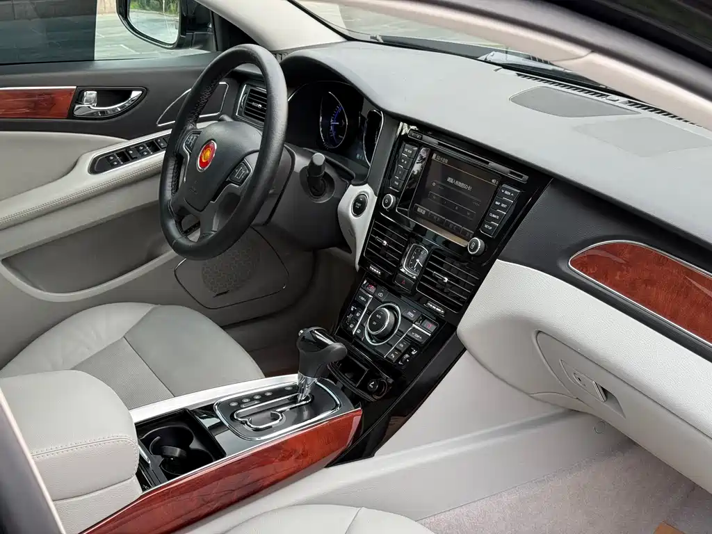 Hongqi H7 2015 — фото 16