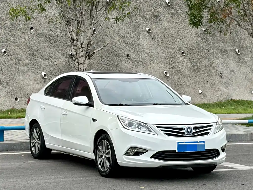 Changan Eado 2016 — фото 2