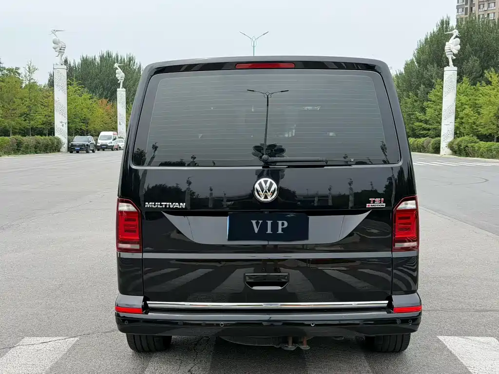 Volkswagen Multivan 2018 — фото 8