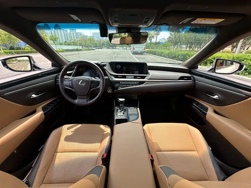 Lexus ES 2018 — фото 4