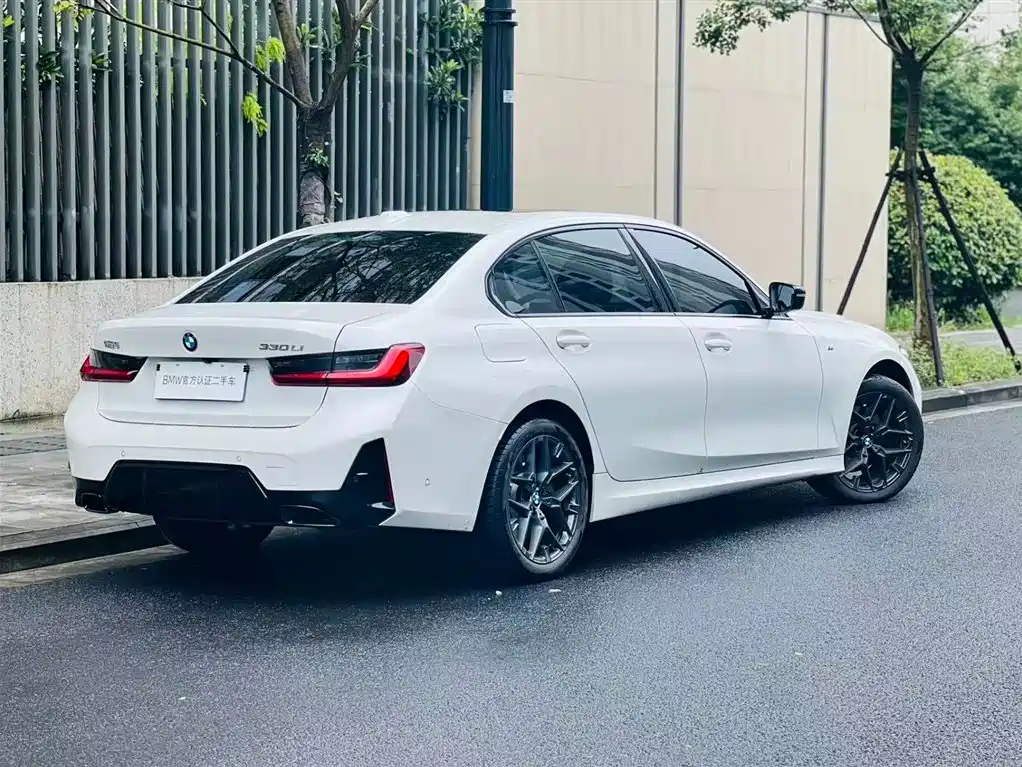 BMW 3 Series 2025