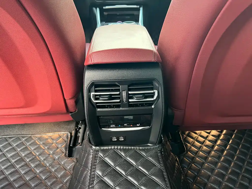 BMW i3 2024 — фото 11