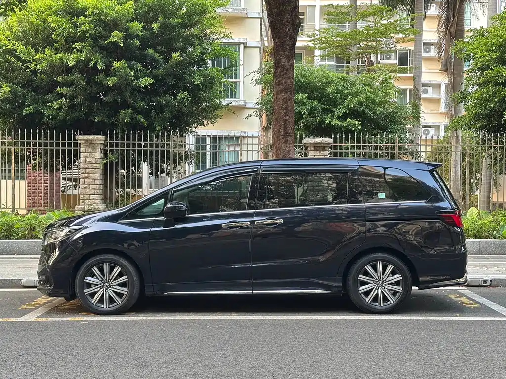 Honda Odyssey 2022 — фото 13