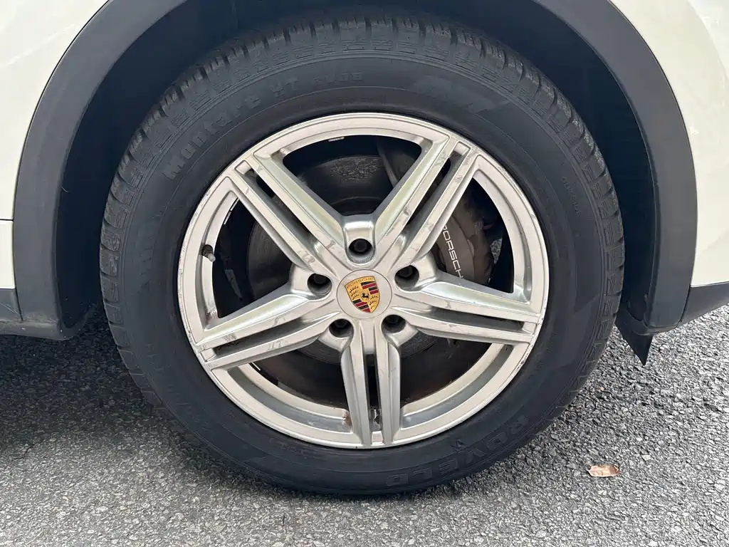 Porsche Cayenne 2015 — фото 23