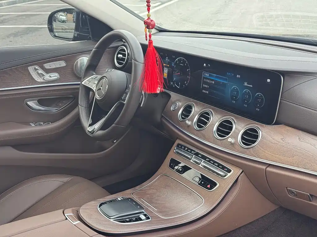 Mercedes-Benz E-Class 2022 — фото 14