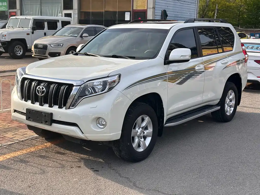 Toyota Prado 2016 — фото 1